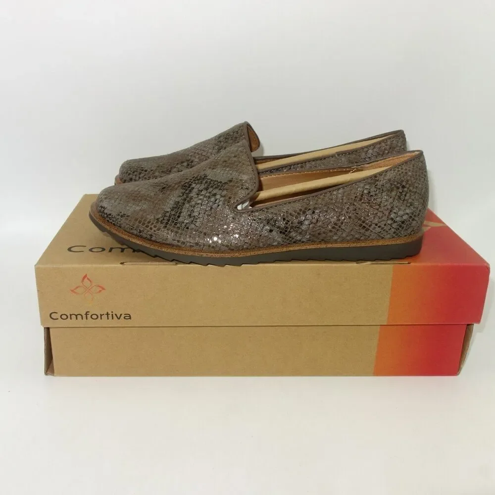 NEW Comfortiva Ryen Slip On Leather Loafer Pewter Taupe Snake print Women's 6 W